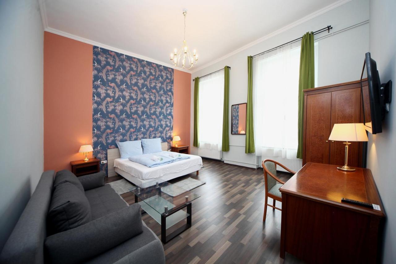 Cherry Apartman Eger Esterno foto