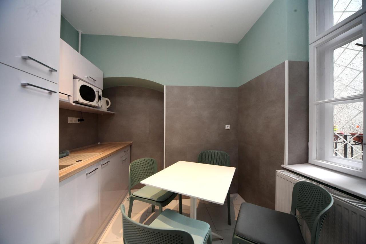 Cherry Apartman Eger Esterno foto